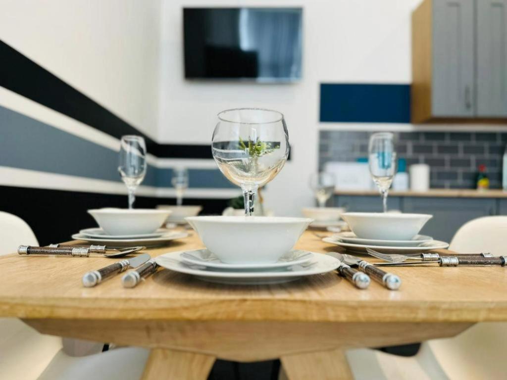 Modern 3-Bed Ensuite Apt – Remote Work Ready___accommodation_pic_2.jpeg